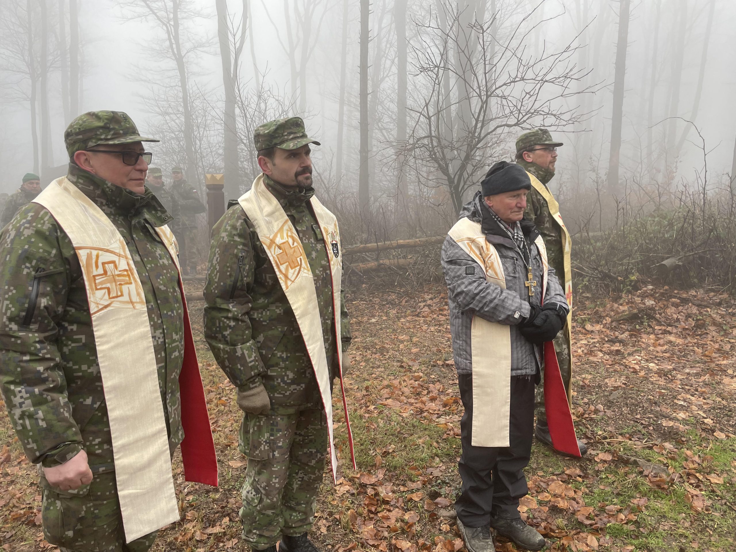 Kňazi v uniformách (film 2023)